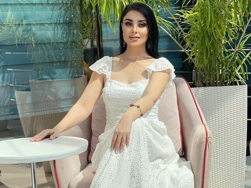 Məşhur azərbaycanlı müğənni görünüşü ilə HEYRAN ETDİ - FOTO