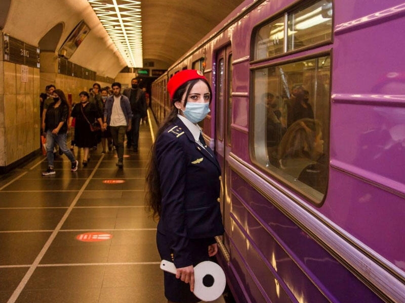 Metroda maskalara nəzarət üçün tədbirlər gücləndirildi