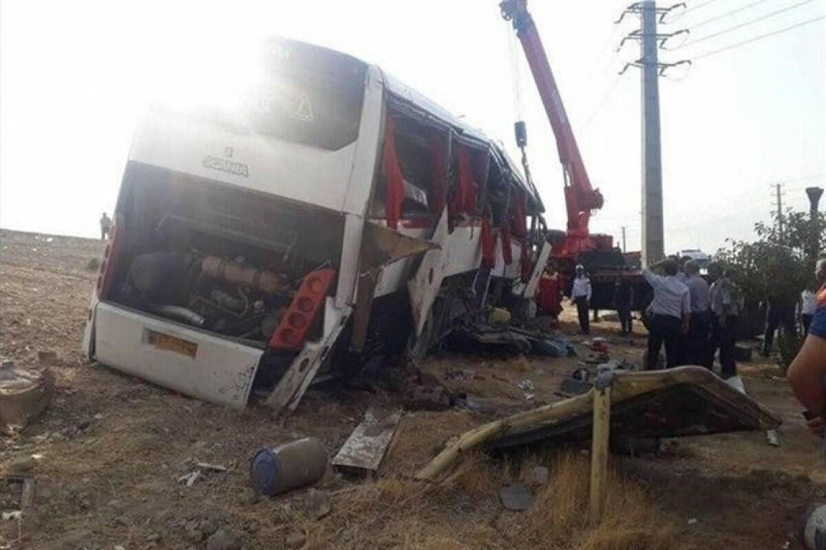 İranlı jurnalistləri daşıyan avtobus aşıb, ölənlər və yaralananlar var