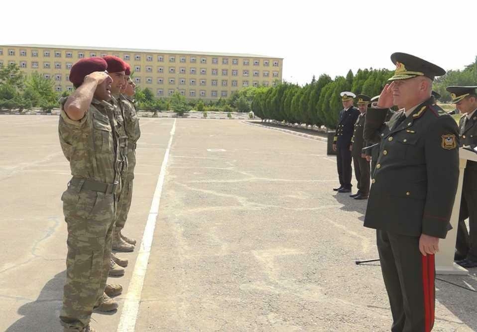 Əlahiddə Ümumqoşun Ordunun hərbi qulluqçuları təltif olundu - FOTO