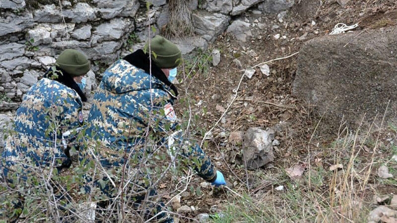 Erməni hərbçilərinin meyitlərinin qalıqları təhvil verildi