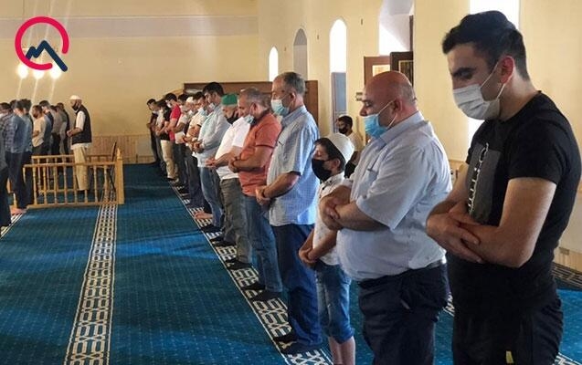 Pandemiya dövründə ilk Qurban bayramı namazı... - FOTOlar