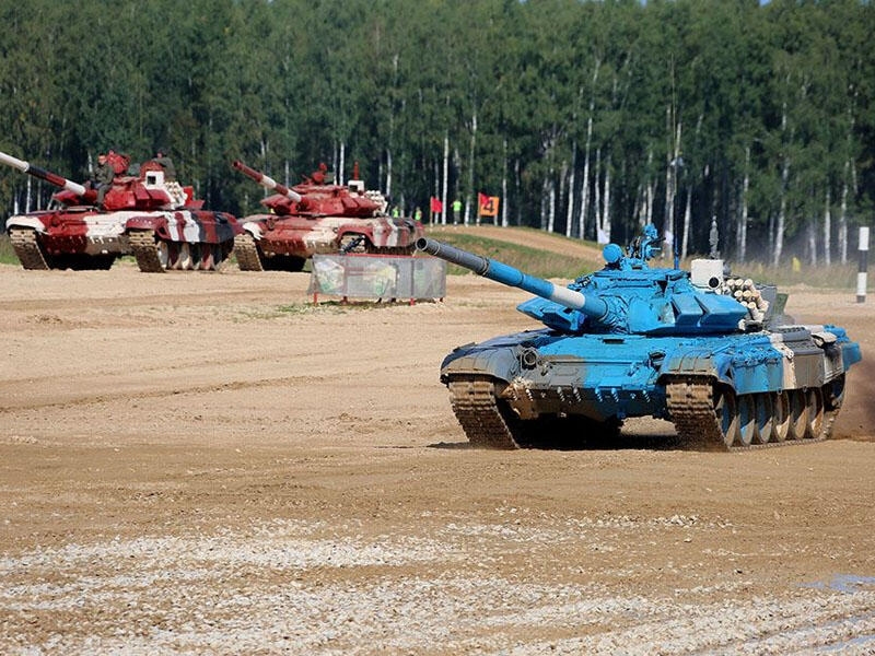 Hərbçilərimiz “Tank biatlonu” müsabiqəsində ilk yarışa başlayıblar - FOTO