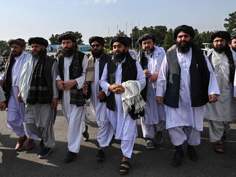“Taliban” ilk vizanı “Əfqanıstan Əmirliyi” kimi verdi - FOTO