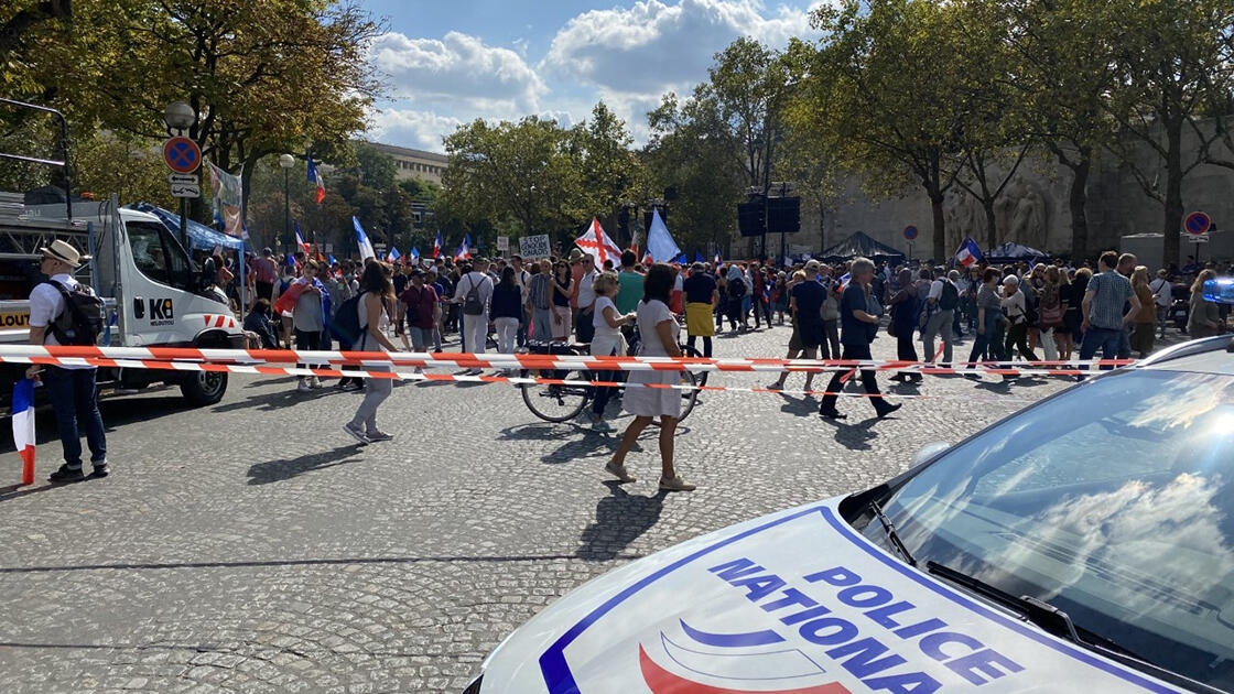 Parisdə COVID pasportu əleyhinə etirazlar