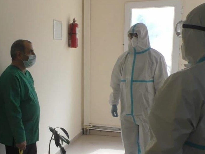 Yaşayış yerini tərk etmiş koronavirus xəstəsi olan tibb işçisi saxlanılıb