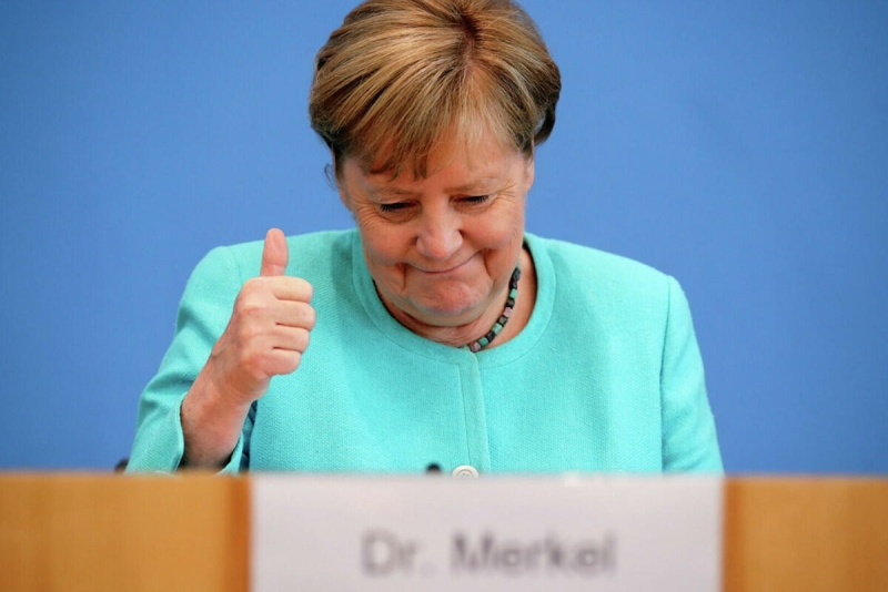 Angela Merkelin şərəfinə qızıl sikkələr buraxılıb