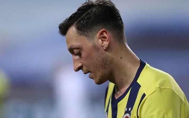 Özil ''Fənərbaxça''nı çətin duruma saldı