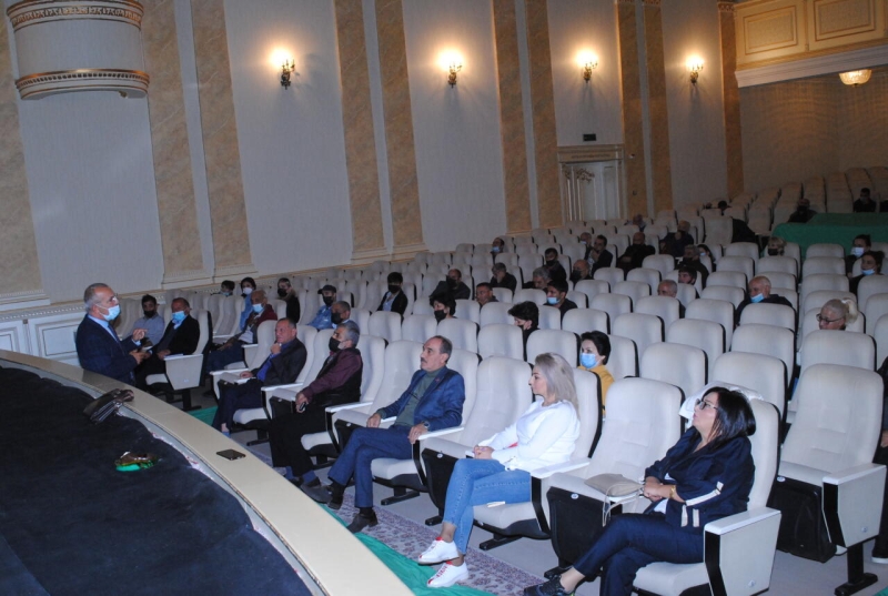 Sumqayıt Dövlət Dram Teatrında ümumi toplantı keçirildi - FOTO