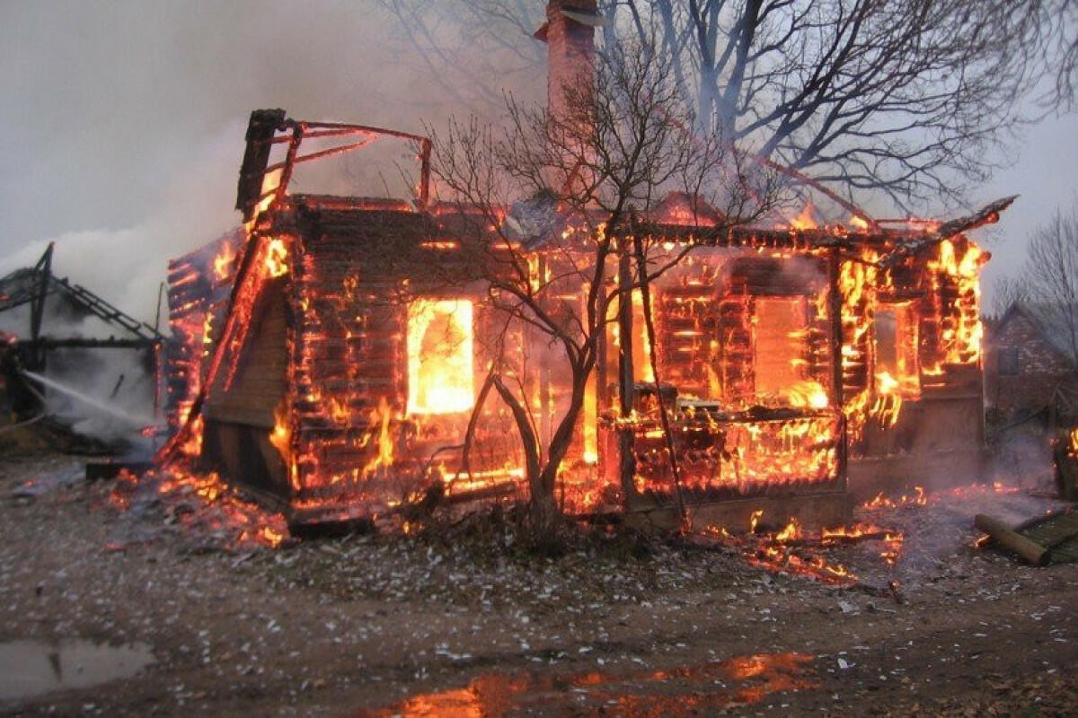 Rusiyada evdə yanğın olub, 3-ü uşaq olmaqla, 6 nəfər ölüb