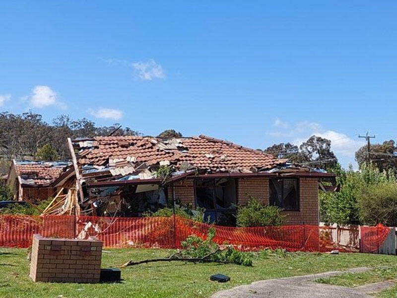 Tornado Avstraliyanın şərqini viran qoydu - VİDEO - FOTO