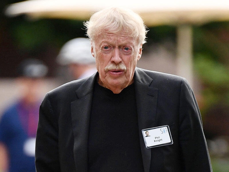 “Nike”ın qurucusu Phil Knight və onun biznes qaydası:”Ürəkdən istə. Yıxılmaqdan qorxma”