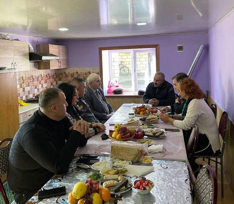 Bayramlar münasibətilə şəhid ailələri ziyarət olundu - VİDEO - FOTO