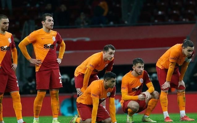 ''Qalatasaray''ın məşqçiləri və futbolçusu  koronavirusa yoluxdu