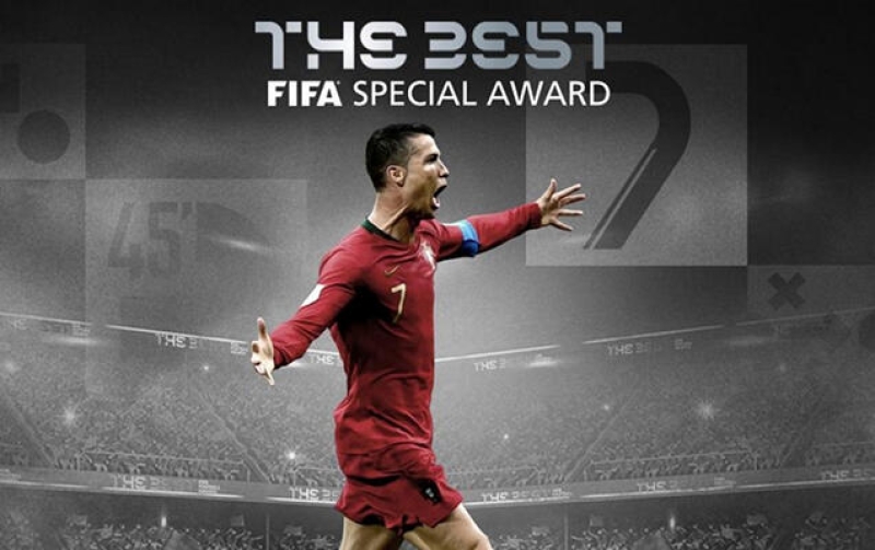 Ronaldoya FIFA-nın xüsusi mükafatı verildi