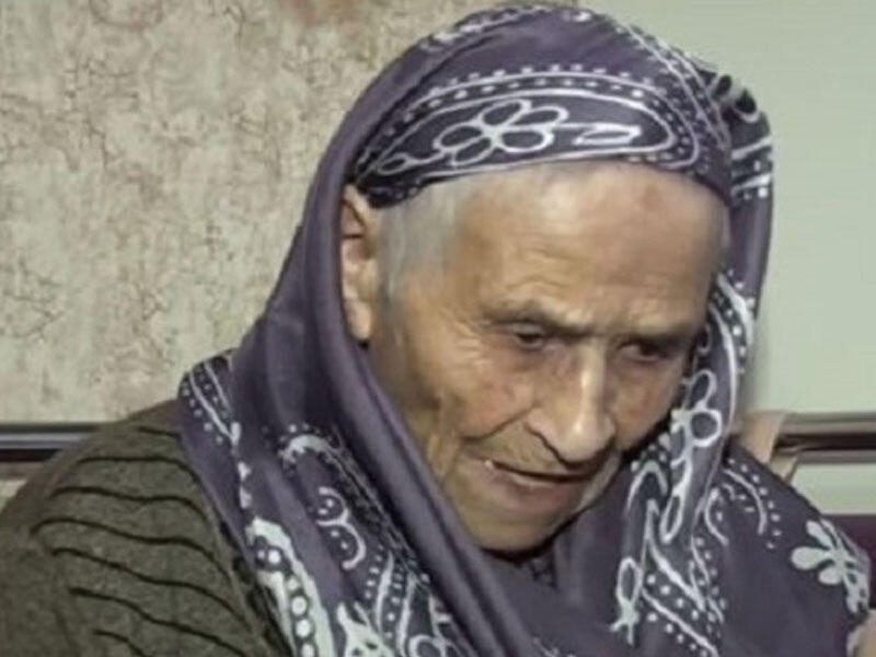 Doqquz övlad, 57 nəvə, 63 nəticə və iki kötücəsi olan 100 yaşlı Fatma nənə