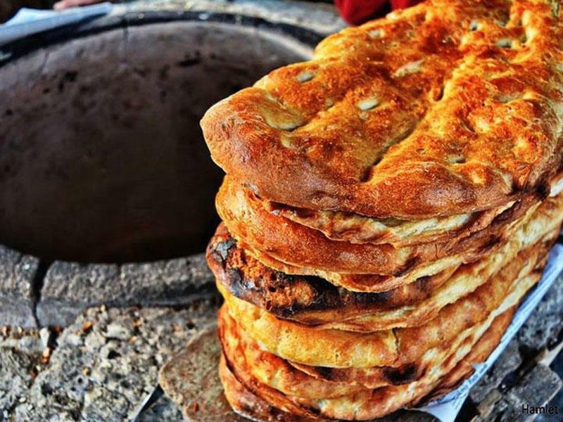 Azərbaycanlıların bəlası - Çörəyi çox yemək xəstəliklərə YOL AÇIR!