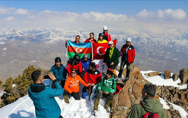 Türkiyə və Azərbaycan alpinistləri Xocalı qurbanlarını belə andılar