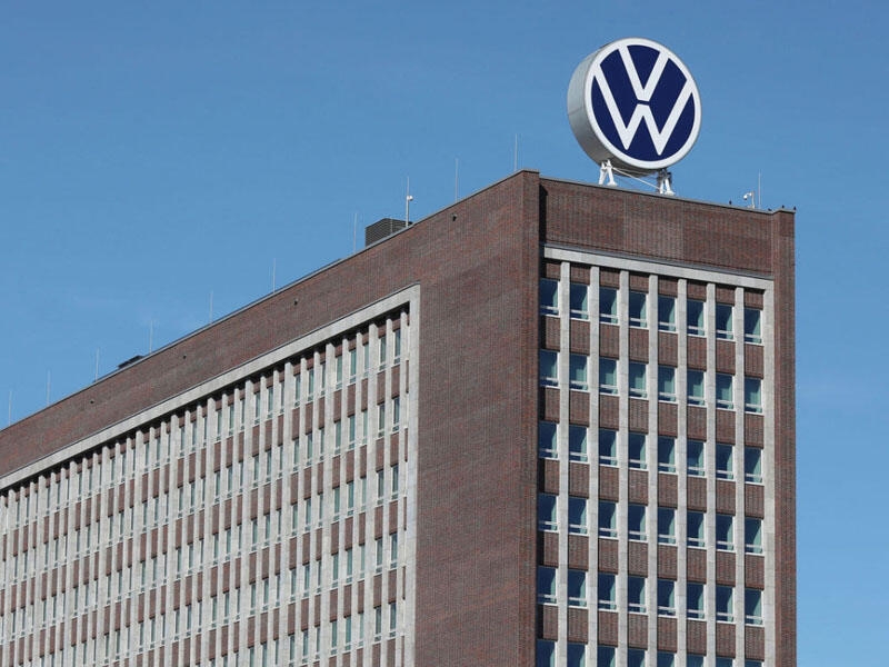 ''Volkswagen'' Rusiyada avtomobil istehsalını dayandırır