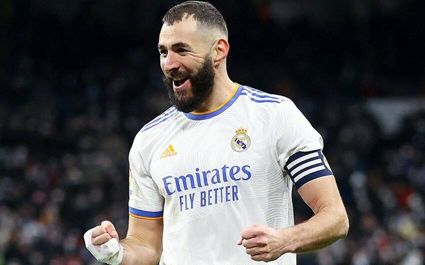 Benzema əfsanəvi futbolçuların göstəricilərini təkrarlayıb