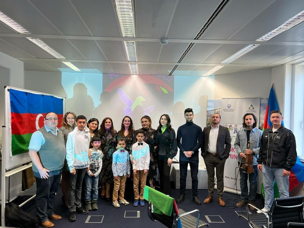 ''Folklor oyunlarımızı yaşadaq'' layihəsi çərçivəsində Berlində kitab təqdimatı olub - FOTO