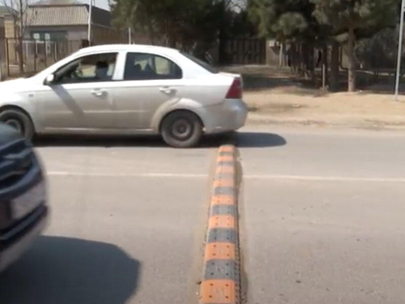 Bakıda bu yolda süni maneələr yaradılıb - Yol polisi hərəkətə keçdi - VİDEO