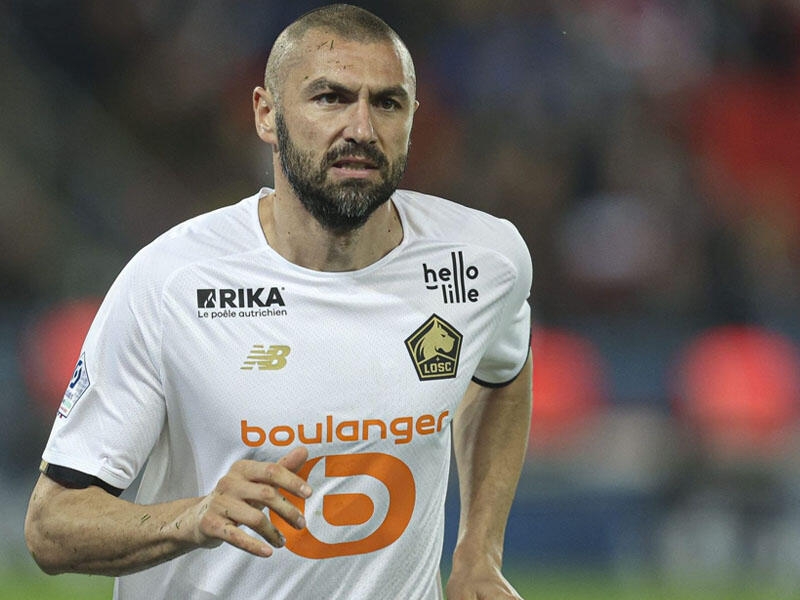 Burak Yılmaz Türkiyə nəhənginə keçir