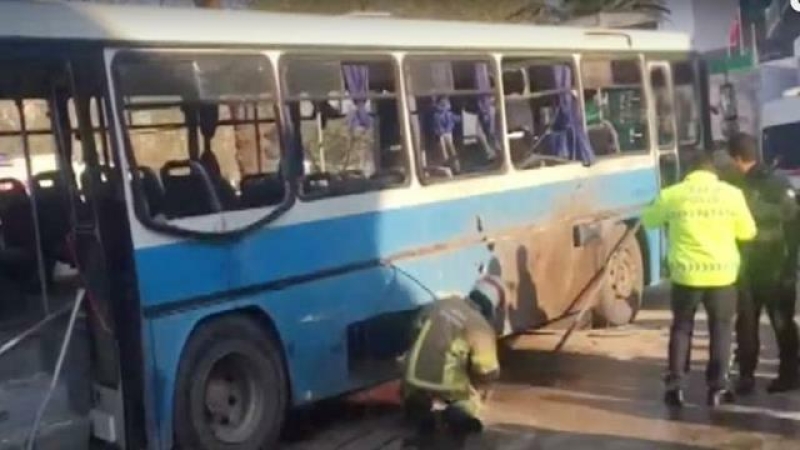 Türkiyədə avtobusa bomba qoyuldu - Ölən və yaralananlar var