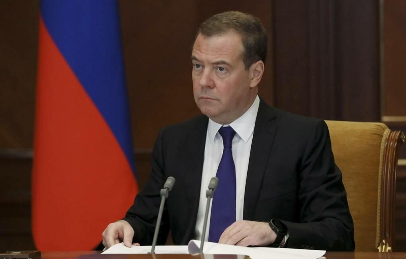 Medvedev Krım körpüsünü vurmaqla bağlı hədələrə cavab verdi