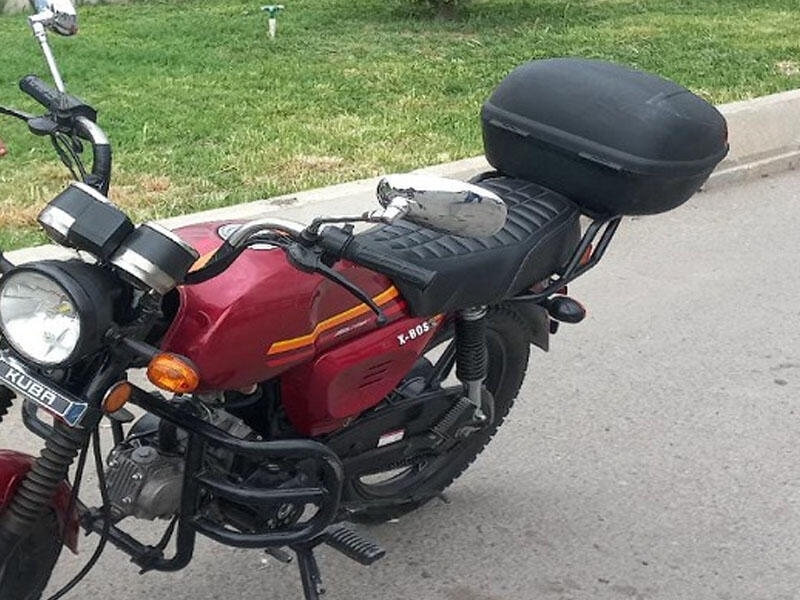 İş yoldaşının motosikletini oğurlayıb satdı