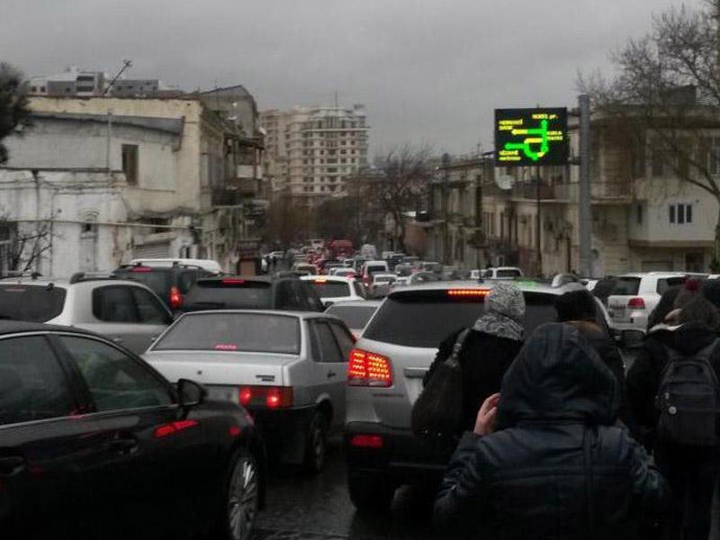 Bakının bu küçə və prospektlərində sıxlıqdır - SİYAHI