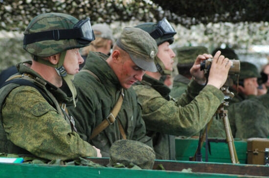 Солдаты возраст. Призывной Возраст для офицеров. Комплекс задира.