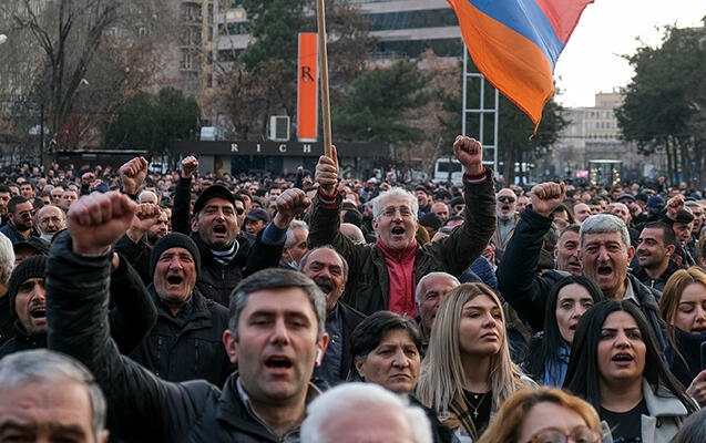 İrəvanda polislə aksiyaçılar arasında toqquşma oldu