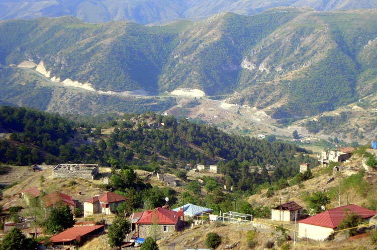 Rusiyanın müəmmalı Zəngəzur dəhlizi hədəfləri: Kreml Laçın dəhlizinin qapadılmasına “çalışır”