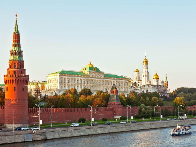 I Pyotr qurmuşdu, I Putin dağıdır: Rusiya 