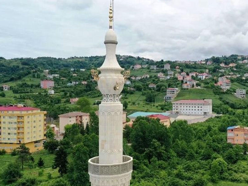 Minarəsi samovar şəklində məscid inşa edildi - FOTO