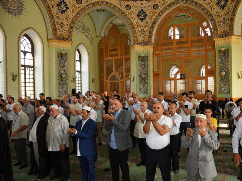 Azərbaycanda bayram namazı qılınıb - FOTOlar