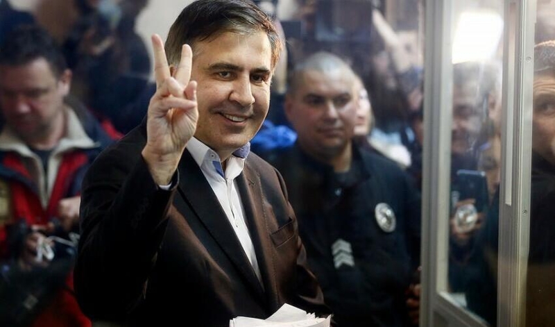 Saakaşvili siyasətdən gedir - uduzdu, artistlik edir, yoxsa missiyası sona çatdı...