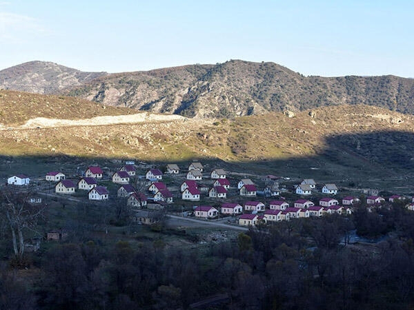 Laçındakı ermənilər: ''Bizə deyirlər tez olun, çıxın!''