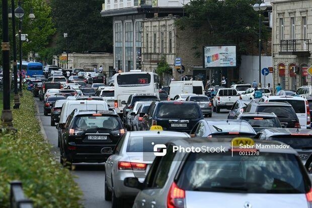 Bakıda bəzi yollarda sıxlıq var: 82 avtobus gecikir - SİYAHI