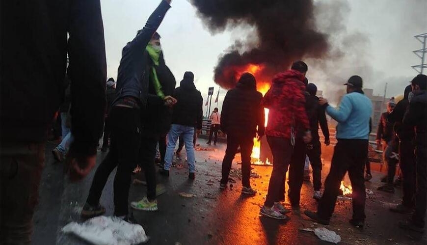 Təbrizdə etirazlar davam edir: ''Nə şahçıyam, nə şeyxçi, millətçiyəm, millətçi''