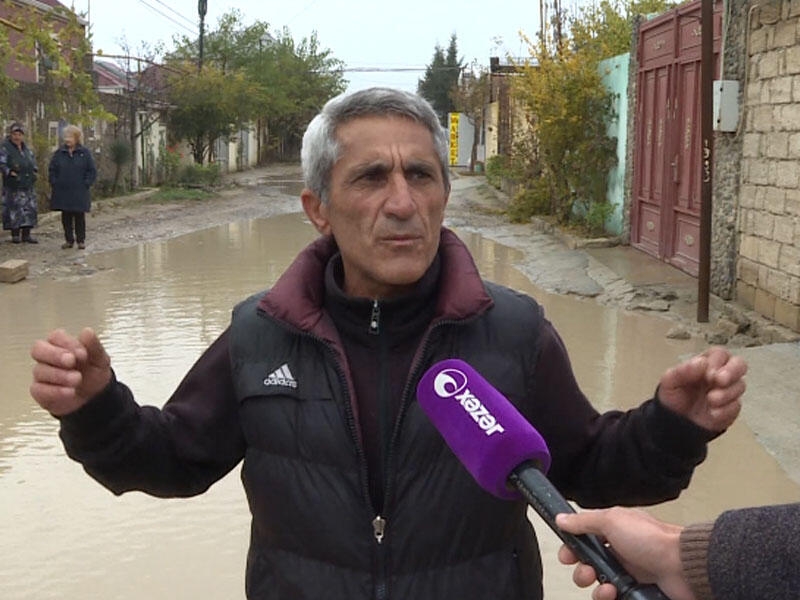 Zabratın küçələrinin gölməçələri sakinləri təngə gətirib - VİDEO