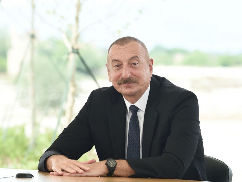 Azərbaycan Prezidentinin şərəfinə rəsmi lanç verilib