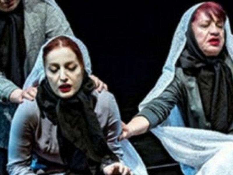 İranlı teatr fəalları da etirazlara qoşuldular