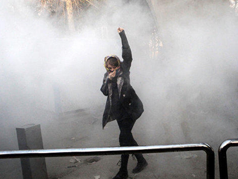 İran rejimi xalqa qarşı döyüş güllələri tətbiq edir - VİDEO