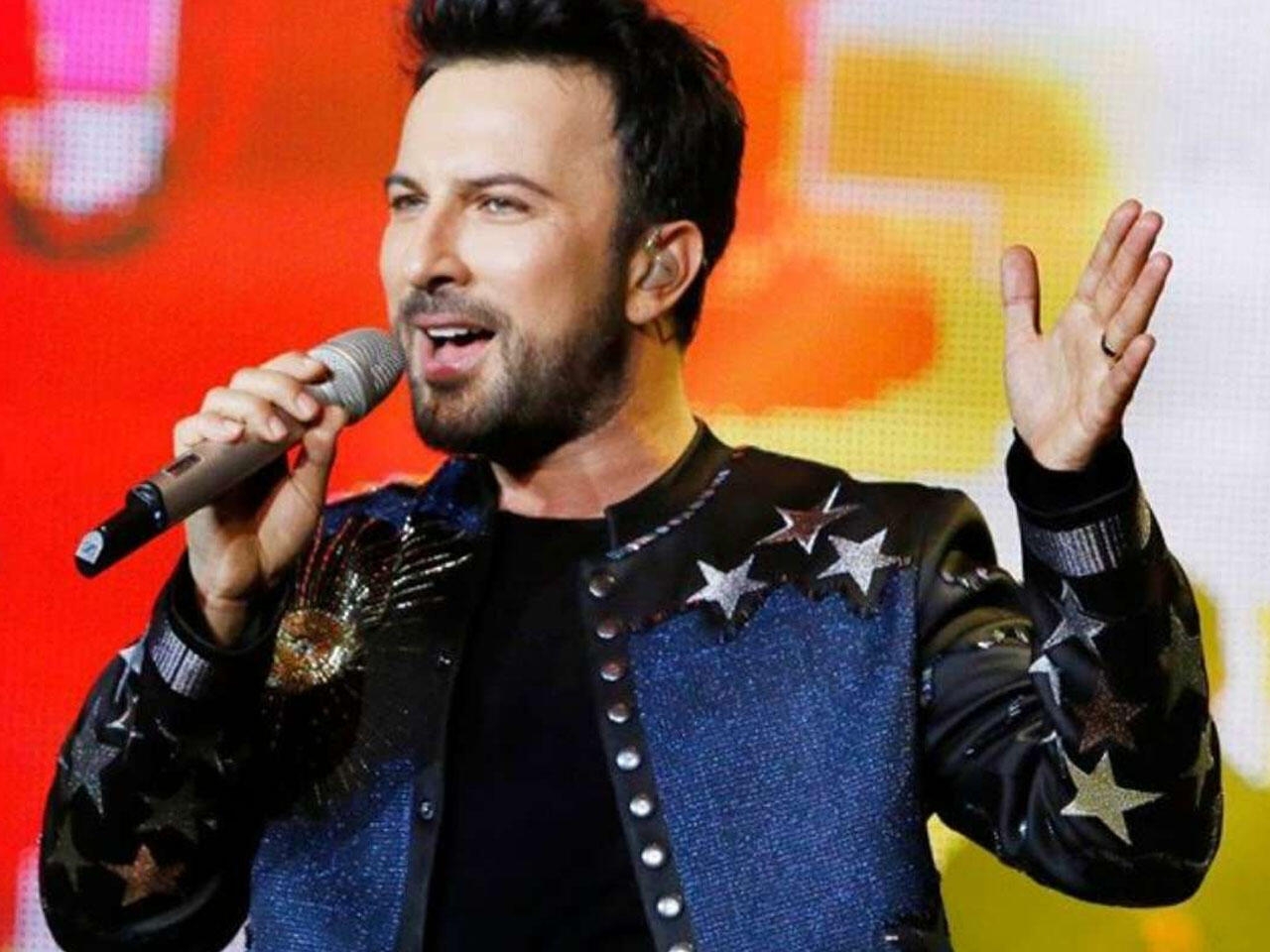 ''Susaram, amma mahnılarım...'' - Tarkan