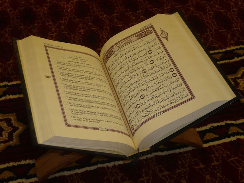 Bu ölkədə yenə Quran yandırdılar - FOTO