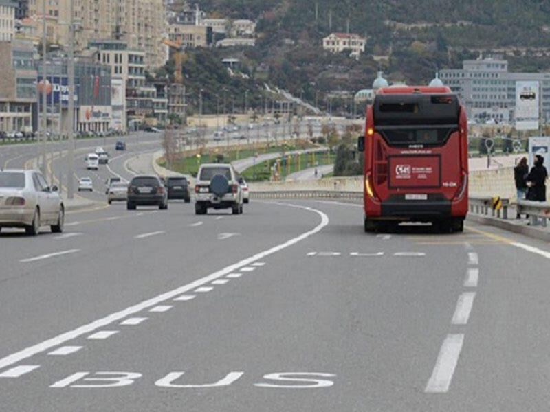 Tıxac olan yollara avtobus zolağı çəkilir - VİDEO