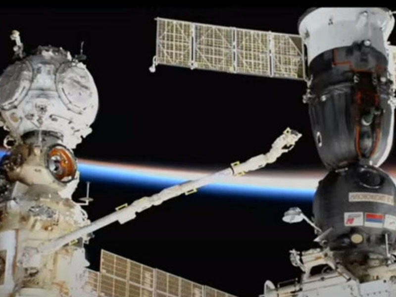 Rusiyalı kosmonavtlar zədəli gəmi ucbatından kosmik stansiyada qalıblar