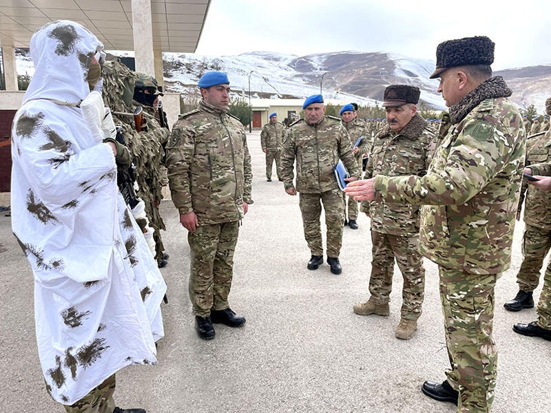 Baş Qərargah rəisi hərbi hissələrin intensiv döyüş hazırlığını yoxlayıb - FOTO